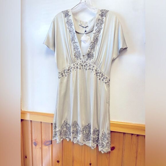 ZARA SHORT EMBROIDERED DRESS‎ PEARL GRAY SZ S - Picture 2 of 10
